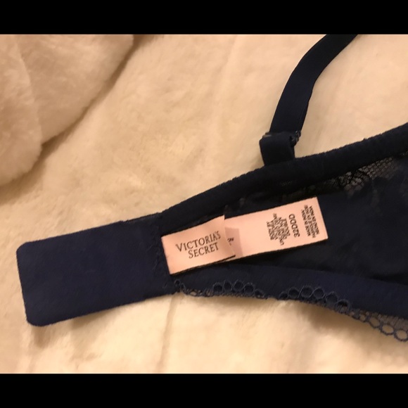 Victoria’s Secret Body by Victoria Unlined Demi - Picture 3 of 3